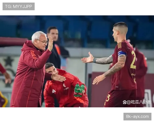 莱切主帅带队加练防守定位球，强调区域结合人盯人的双重保护